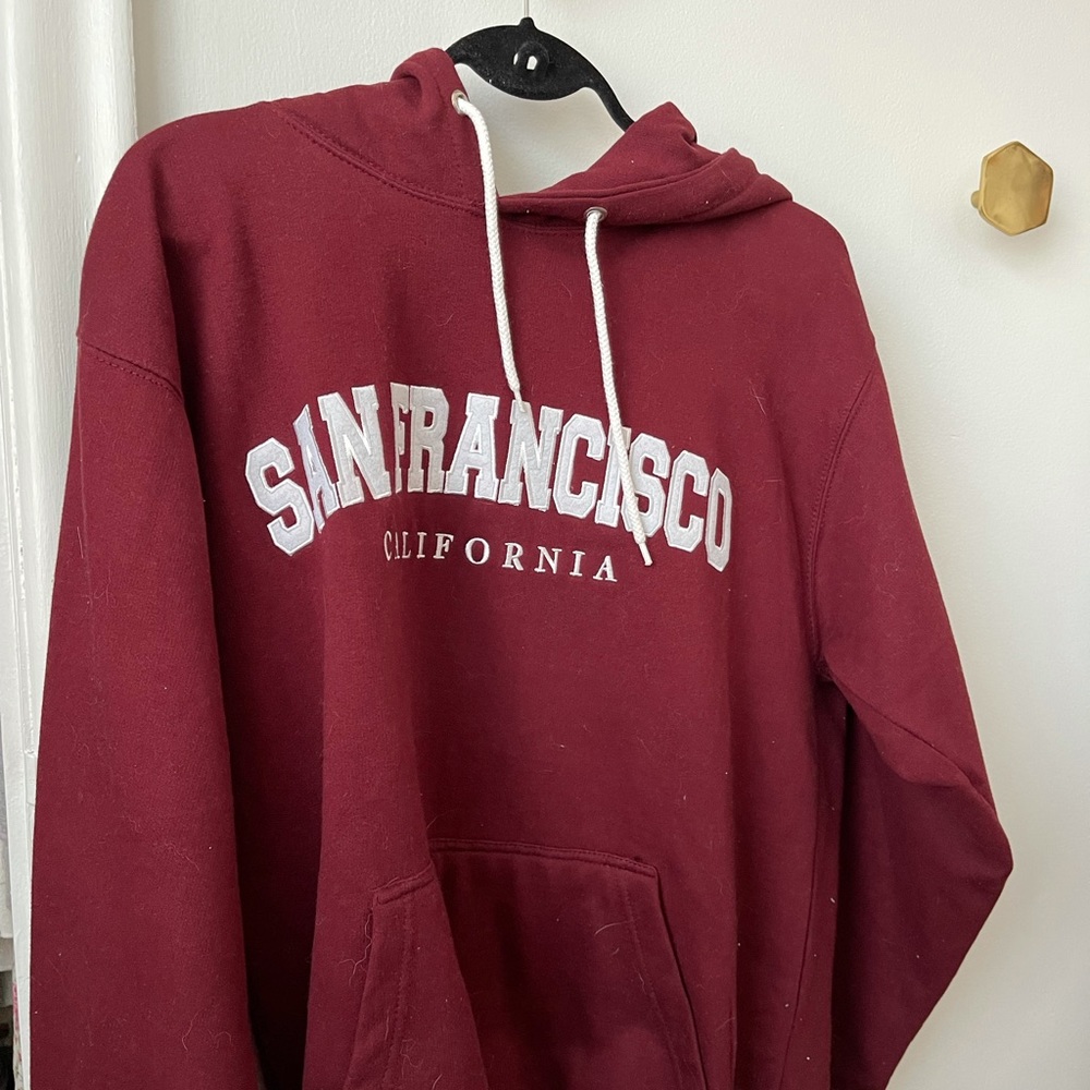 BURGUNDY SWEATER